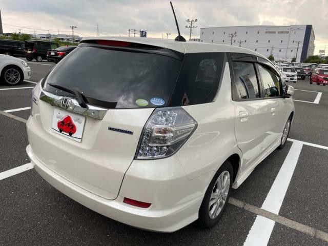 2011 Honda FIT SHUTTLE HYBRID — фото 2
