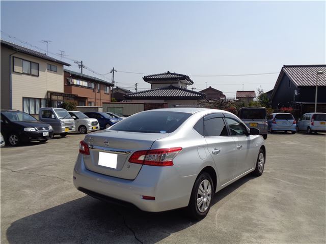 2013 Nissan SYLPHY — фото 2