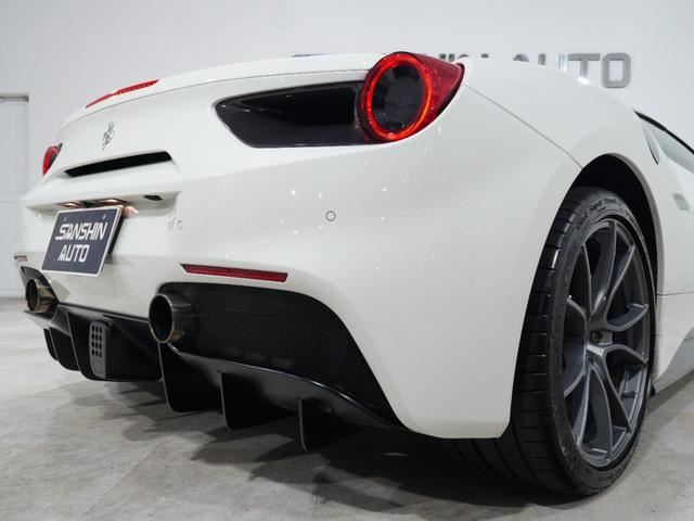 صورة مصغرة 10 لـ 2017 Ferrari 488 SPIDER