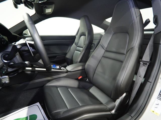 صورة مصغرة 10 لـ 2024 Porsche 911