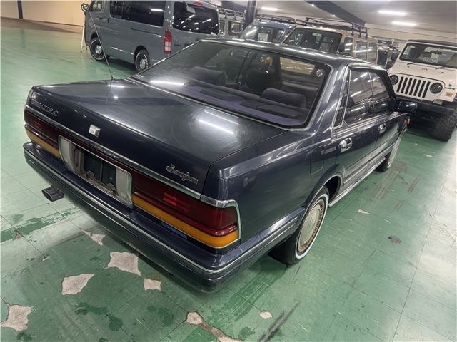 1989 Nissan CEDRIC 照片 6
