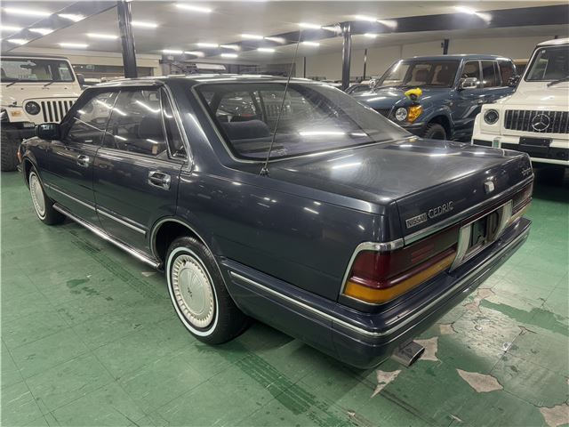 1989 Nissan CEDRIC 照片 4