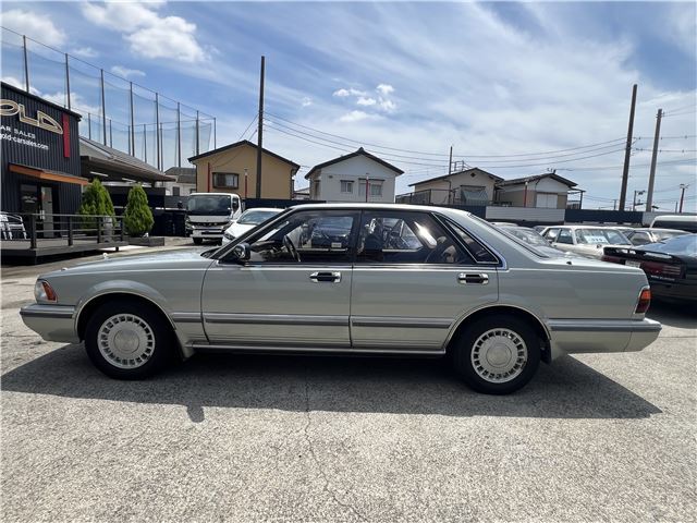 1990 Nissan GLORIA — миниатюра 12