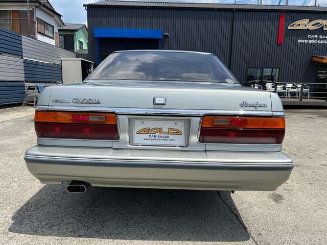 1990 Nissan GLORIA — миниатюра 15