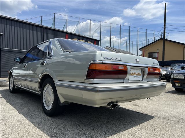1990 Nissan GLORIA — миниатюра 17