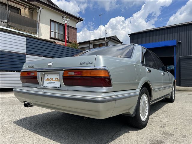 1990 Nissan GLORIA — миниатюра 18