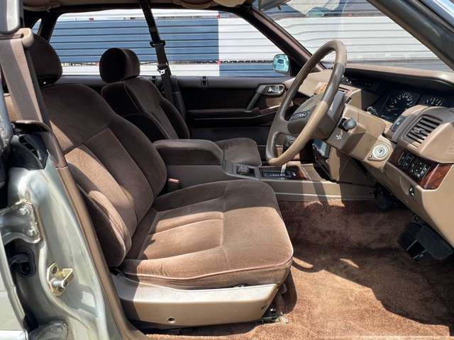 1990 Nissan GLORIA — миниатюра 22