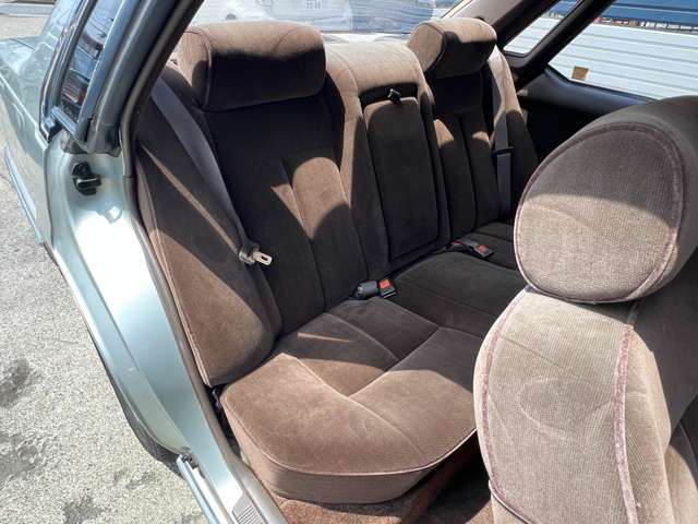 1990 Nissan GLORIA — миниатюра 25