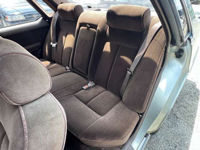 1990 Nissan GLORIA — миниатюра 27