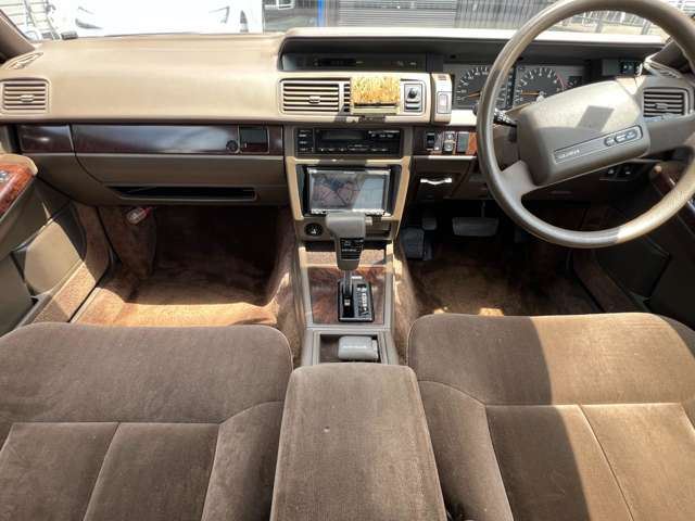 1990 Nissan GLORIA — миниатюра 29