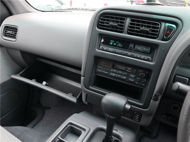 1996 Nissan SERENA — миниатюра 20