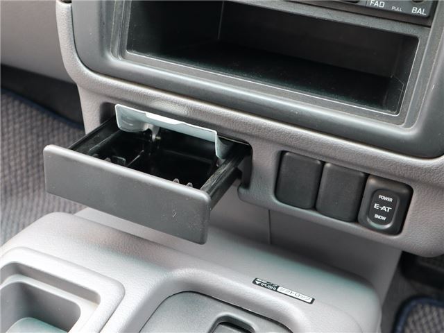 1996 Nissan SERENA — миниатюра 24