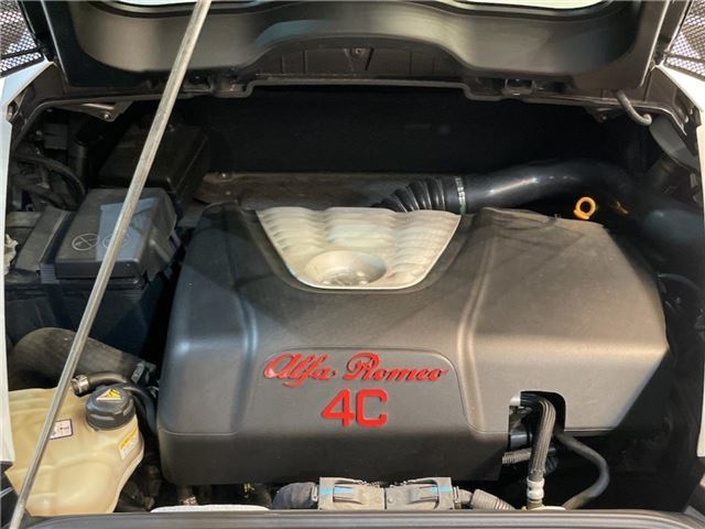 صورة مصغرة 16 لـ 2015 ALFA Romeo 4C