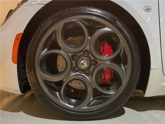 صورة مصغرة 18 لـ 2015 ALFA Romeo 4C
