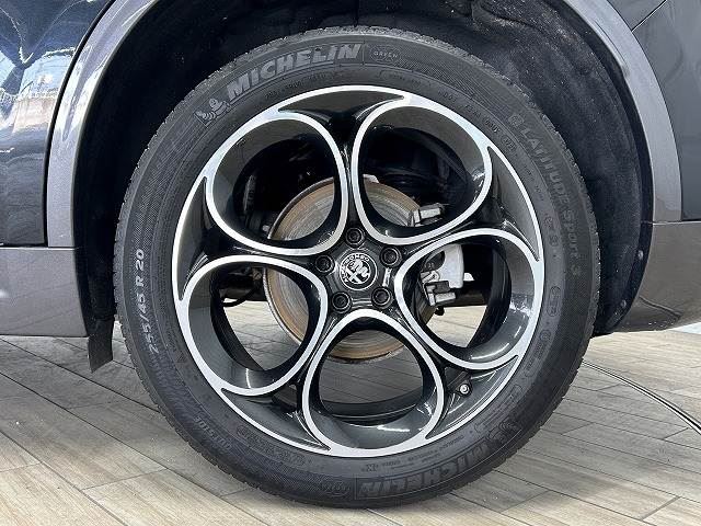 2022 ALFA Romeo STELVIO — миниатюра 20