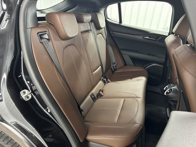 2022 ALFA Romeo STELVIO — миниатюра 6