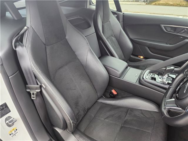2018 Jaguar F-TYPE — миниатюра 25