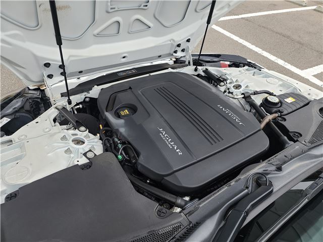 2018 Jaguar F-TYPE — миниатюра 35