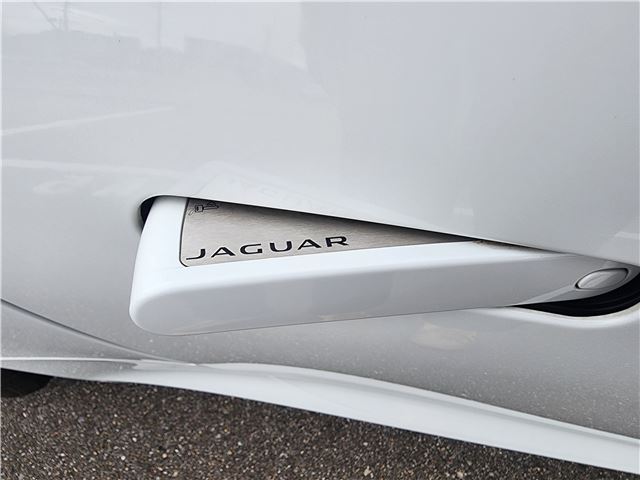 2018 Jaguar F-TYPE — миниатюра 37