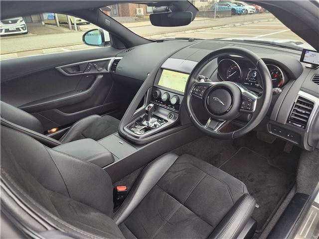 2018 Jaguar F-TYPE — миниатюра 9