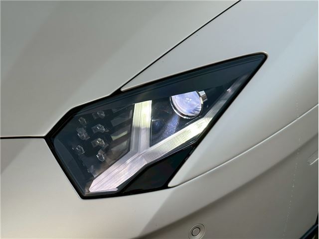 صورة مصغرة 14 لـ 2015 Lamborghini AVENTADOR