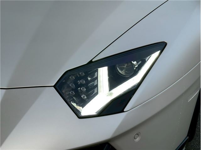 صورة مصغرة 13 لـ 2015 Lamborghini AVENTADOR