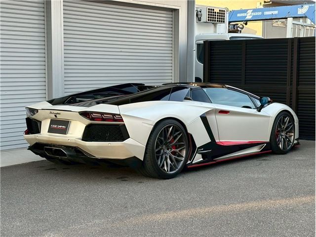 صورة مصغرة 21 لـ 2015 Lamborghini AVENTADOR