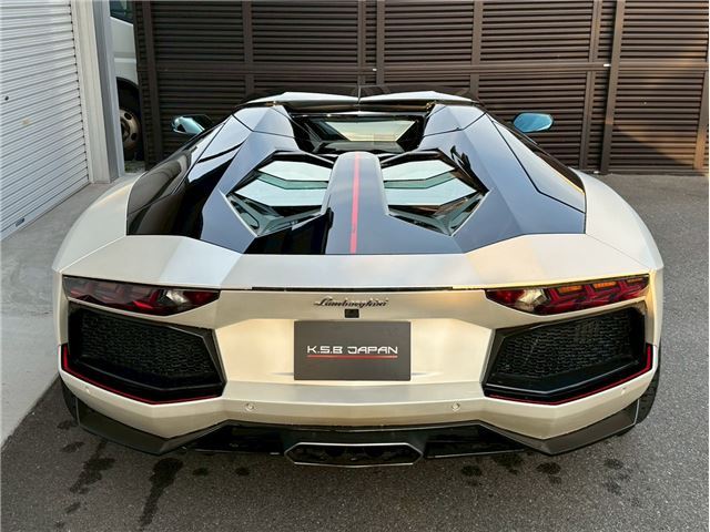 صورة مصغرة 29 لـ 2015 Lamborghini AVENTADOR