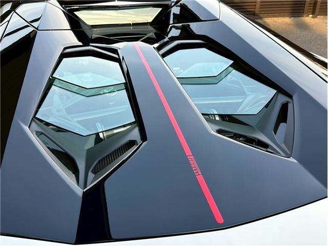 صورة مصغرة 32 لـ 2015 Lamborghini AVENTADOR