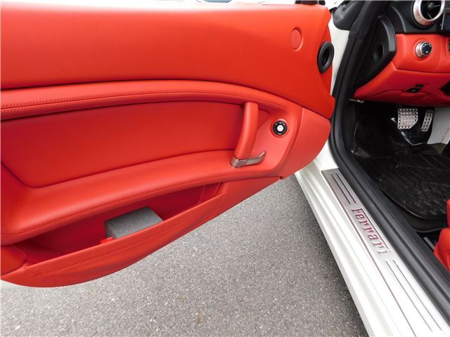صورة مصغرة 32 لـ 2009 Ferrari CALIFORNIA