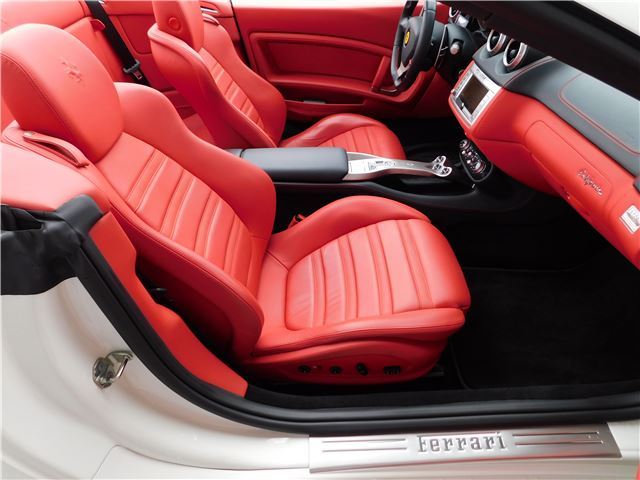 صورة مصغرة 34 لـ 2009 Ferrari CALIFORNIA