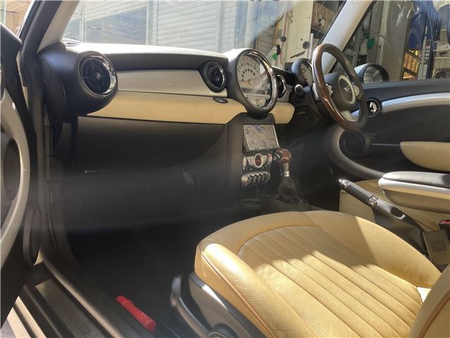 صورة مصغرة 32 لـ 2009 MINI CLUBMAN