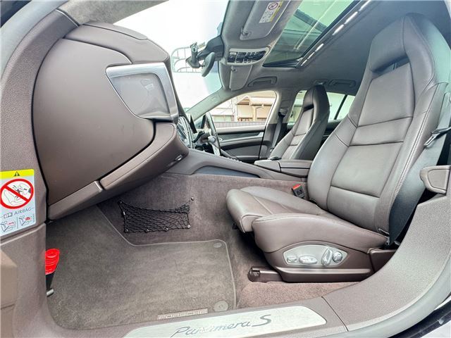 صورة مصغرة 15 لـ 2016 Porsche PANAMERA