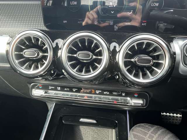 2023 Mercedes-BENZ EQB 照片 7