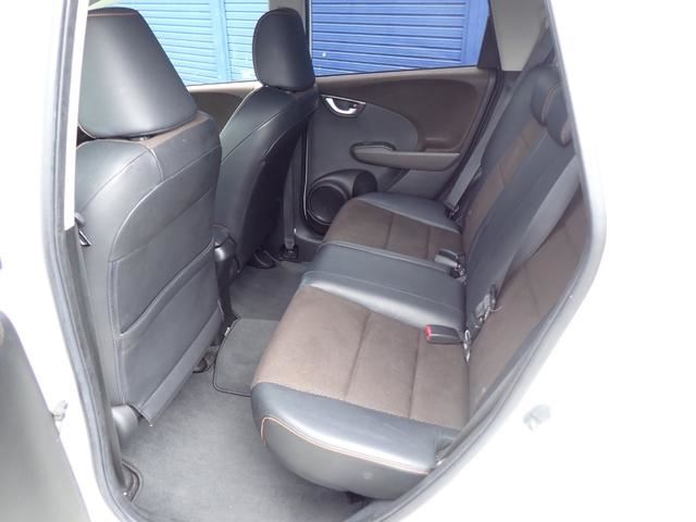 2011 Honda FIT SHUTTLE HYBRID — фото 9