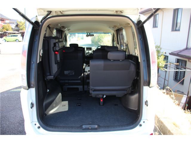 صورة مصغرة 22 لـ 2006 Nissan SERENA
