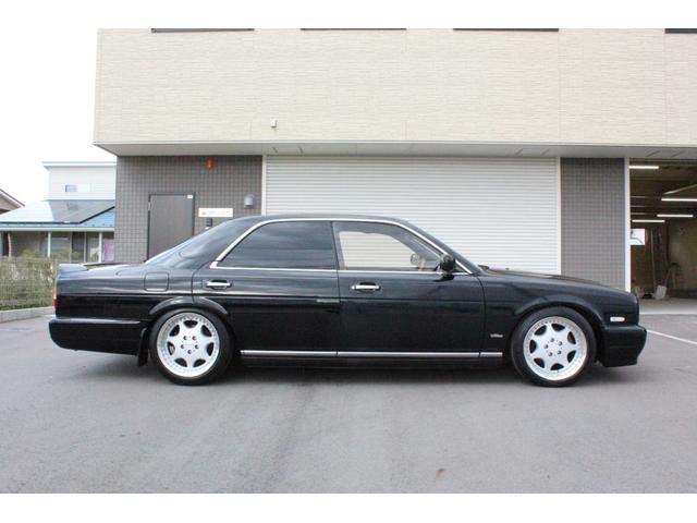 صورة 2 لـ 1993 Nissan GLORIA
