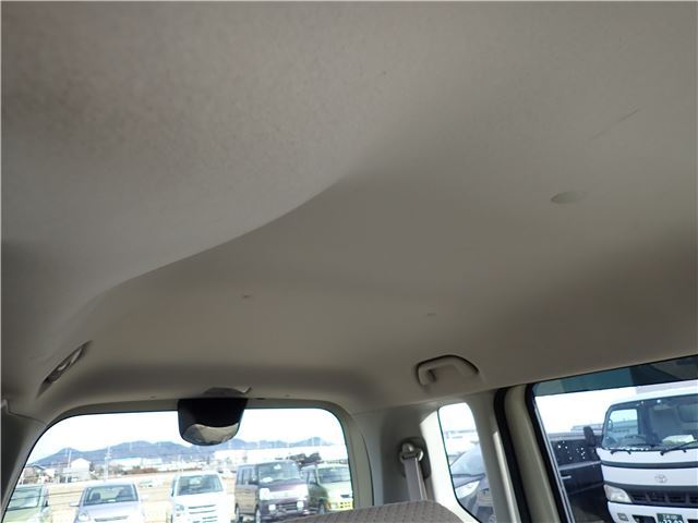 2012 Honda N-BOX — миниатюра 11