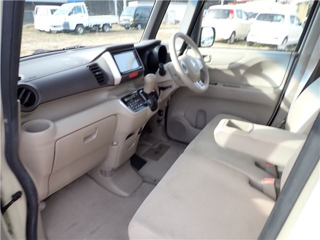 2012 Honda N-BOX — миниатюра 17