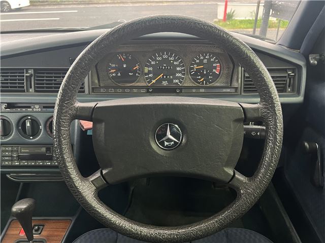 صورة مصغرة 22 لـ 1991 Mercedes-BENZ 190