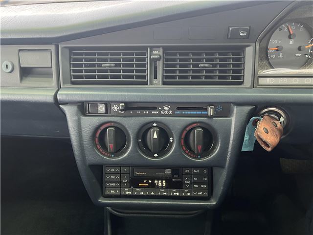 صورة مصغرة 25 لـ 1991 Mercedes-BENZ 190