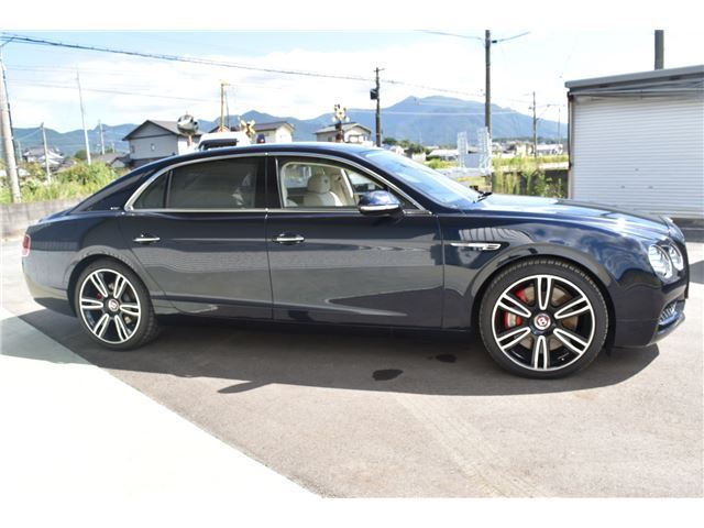 2018 Bentley FLYING SPUR photo 9