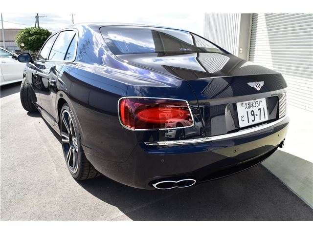 2018 Bentley FLYING SPUR photo 7