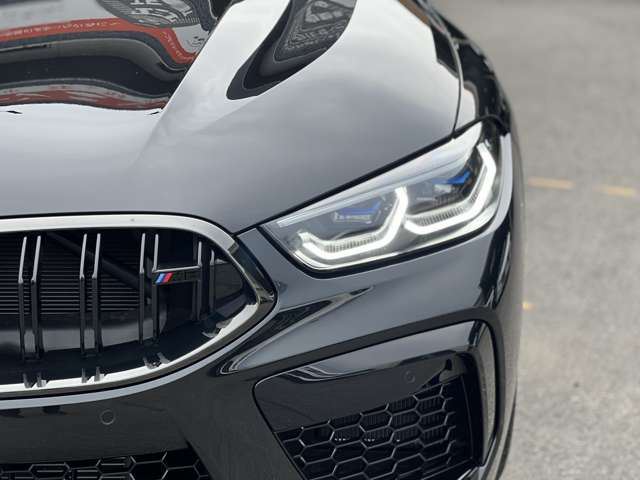 صورة 6 لـ 2023 BMW M8 CABRIOLET