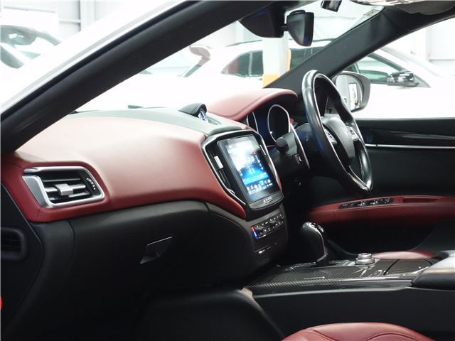 2017 Maserati GRAN SPORT — миниатюра 38