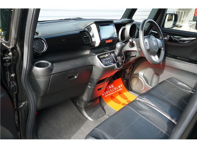 2012 Honda N-BOX CUSTOM — миниатюра 11