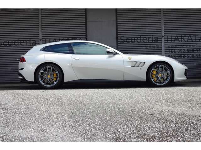 2018 Ferrari GTC4 LUSSO — миниатюра 12