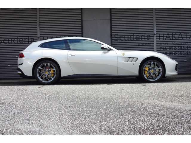 2018 Ferrari GTC4 LUSSO — миниатюра 11