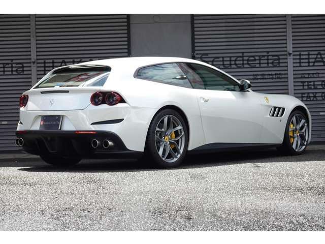 2018 Ferrari GTC4 LUSSO — миниатюра 10