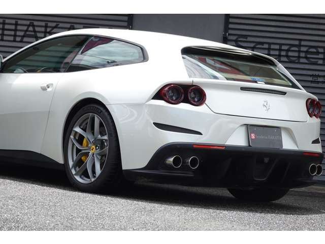 2018 Ferrari GTC4 LUSSO — миниатюра 8